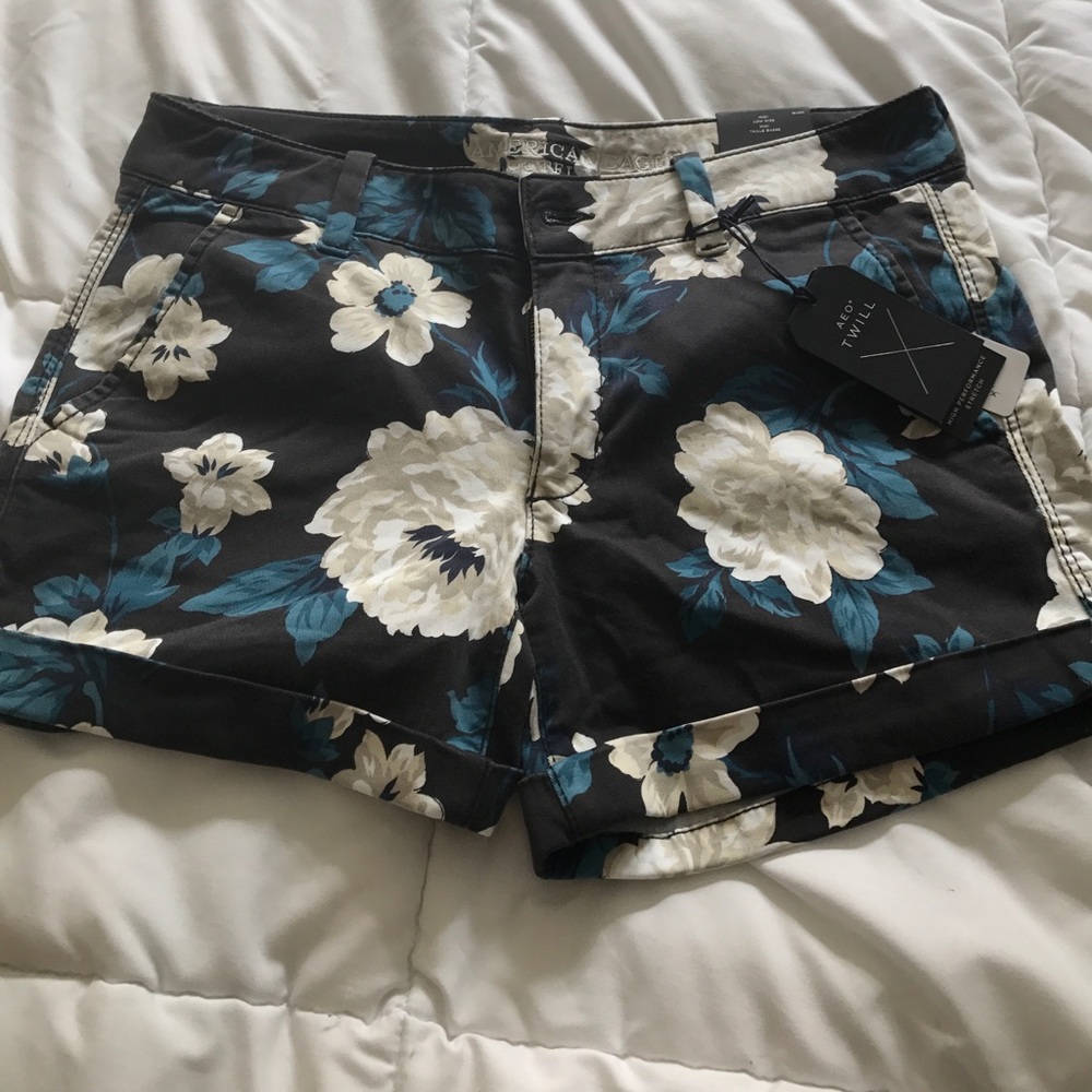 American Eagle floral twill Midi short, size 10