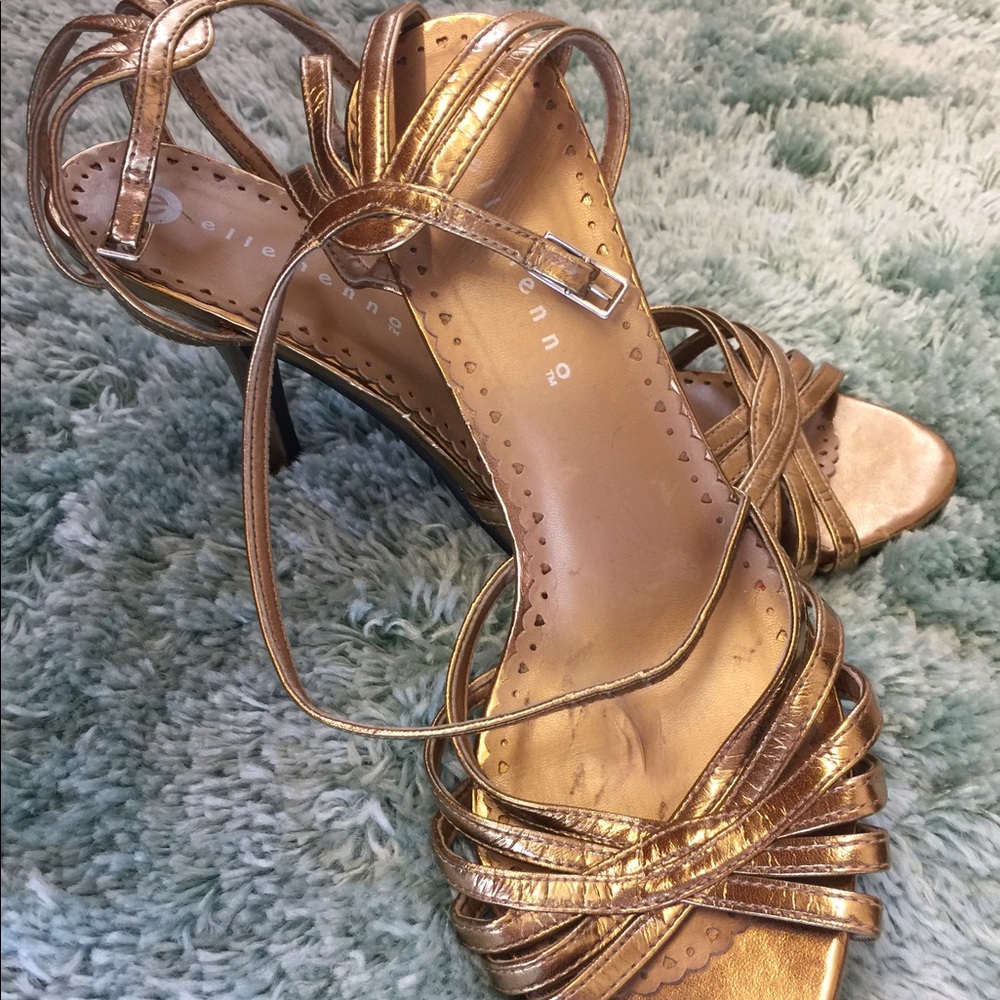 Ellemenno Gold Heels
