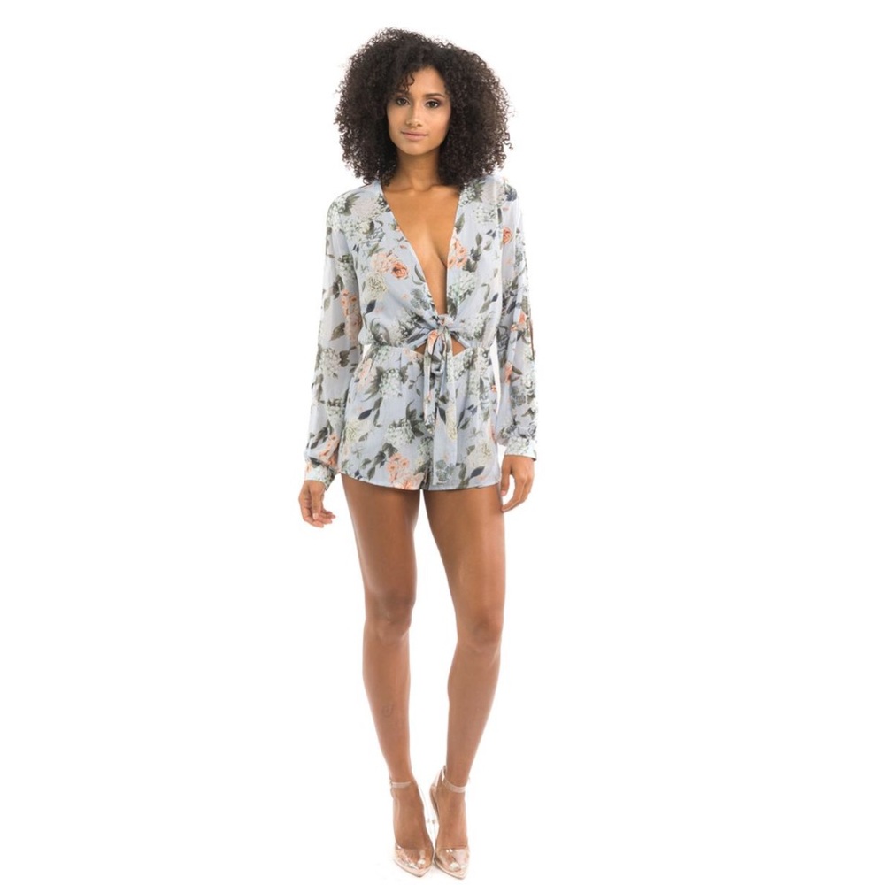LIGHT BLUE FLORAL ROMPER - Picture 2 of 6