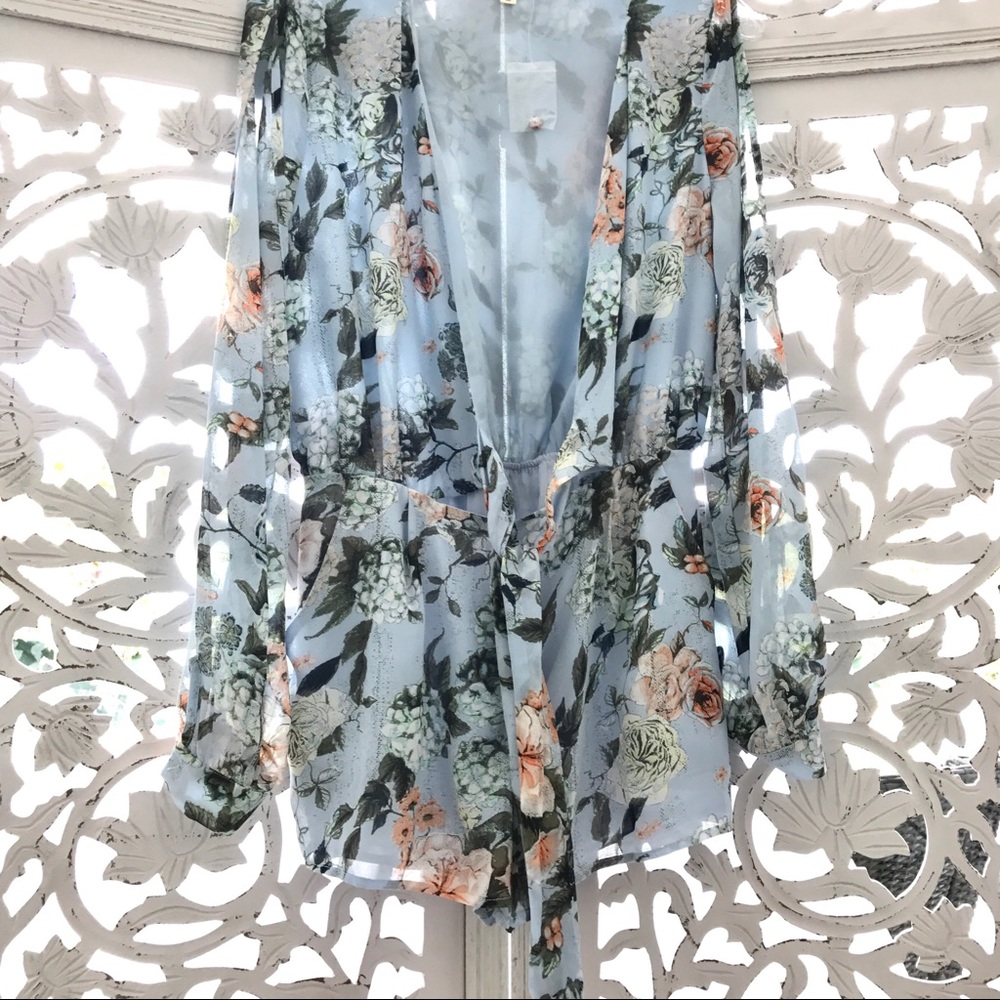 LIGHT BLUE FLORAL ROMPER - Picture 5 of 6