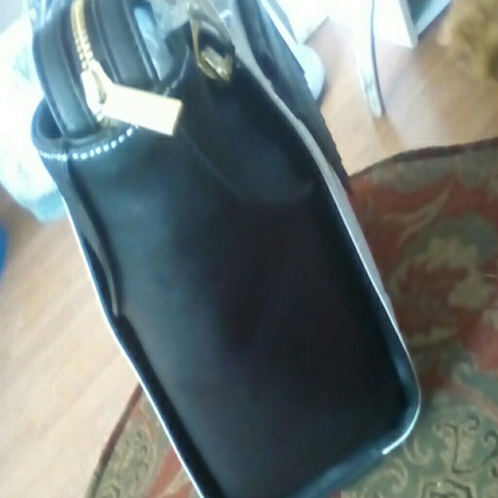 Danielle Nicole Handbag - Picture 3 of 7