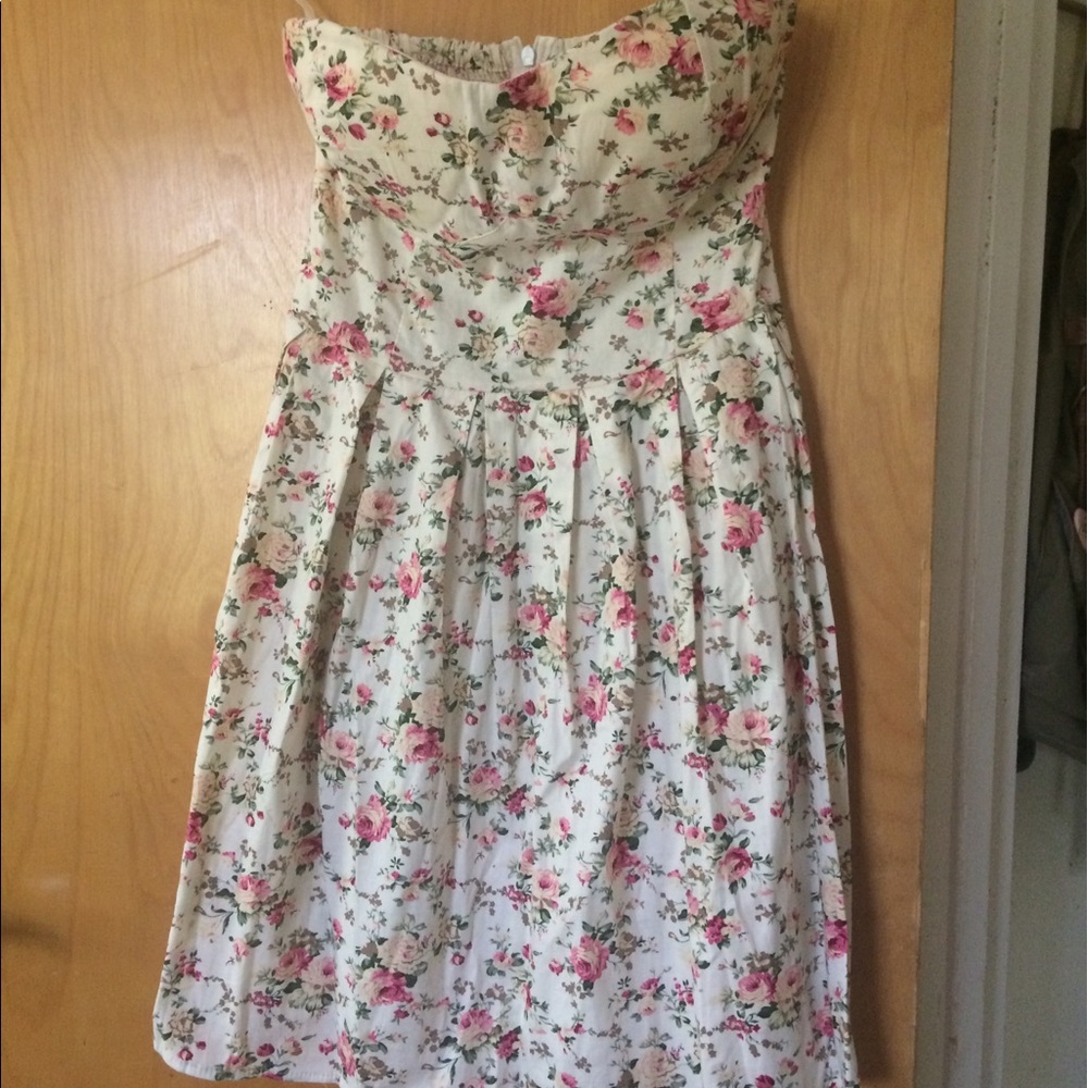 Strapless dress