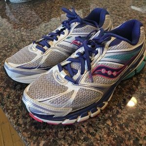 Sauciny sz 9.5 Wide running shoes Guide