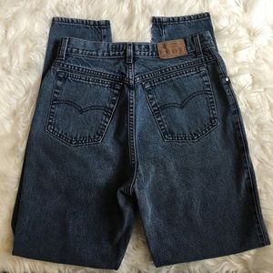 Vintage Levi’s high waist denim mom jean