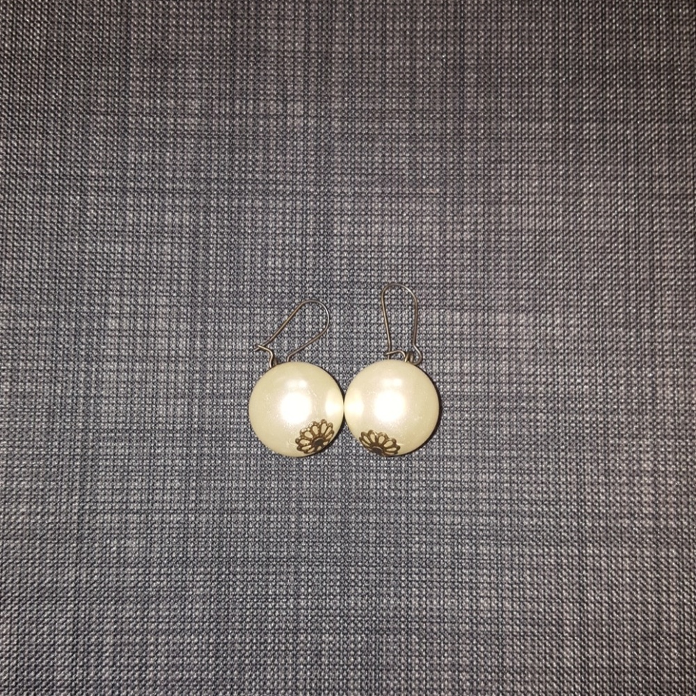 Plunder Design Dorthea Earrings