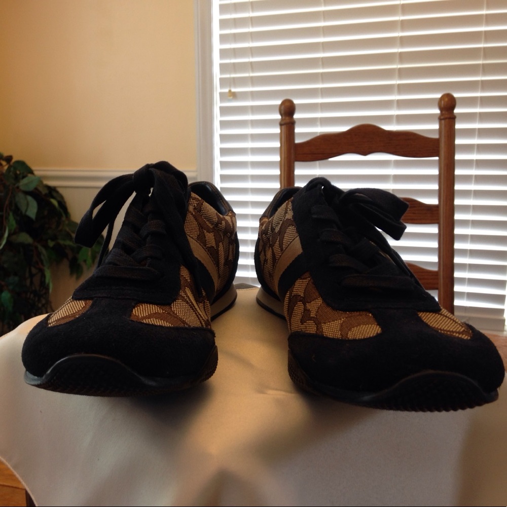 New Coach Signature Sneakers.size 8.5M