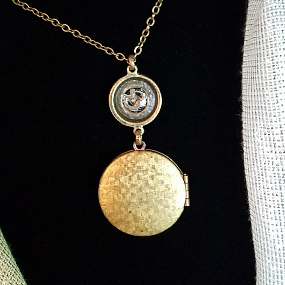 Steampunk Locket - Picture 3 of 3