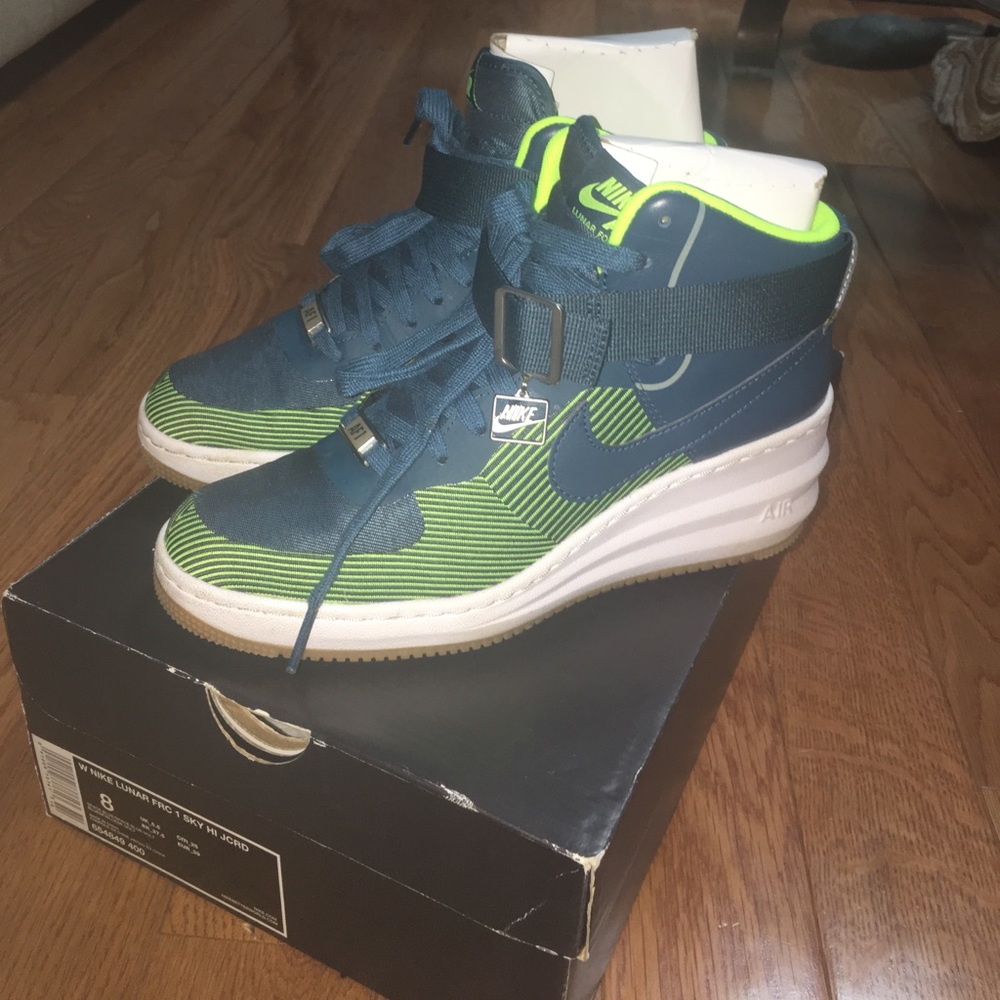 Nike Air Force 1 Wedge sneaker