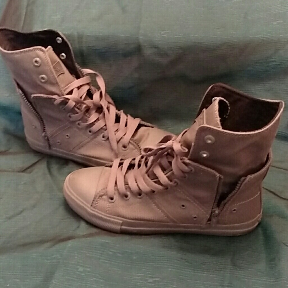 Men's Levi's shoes