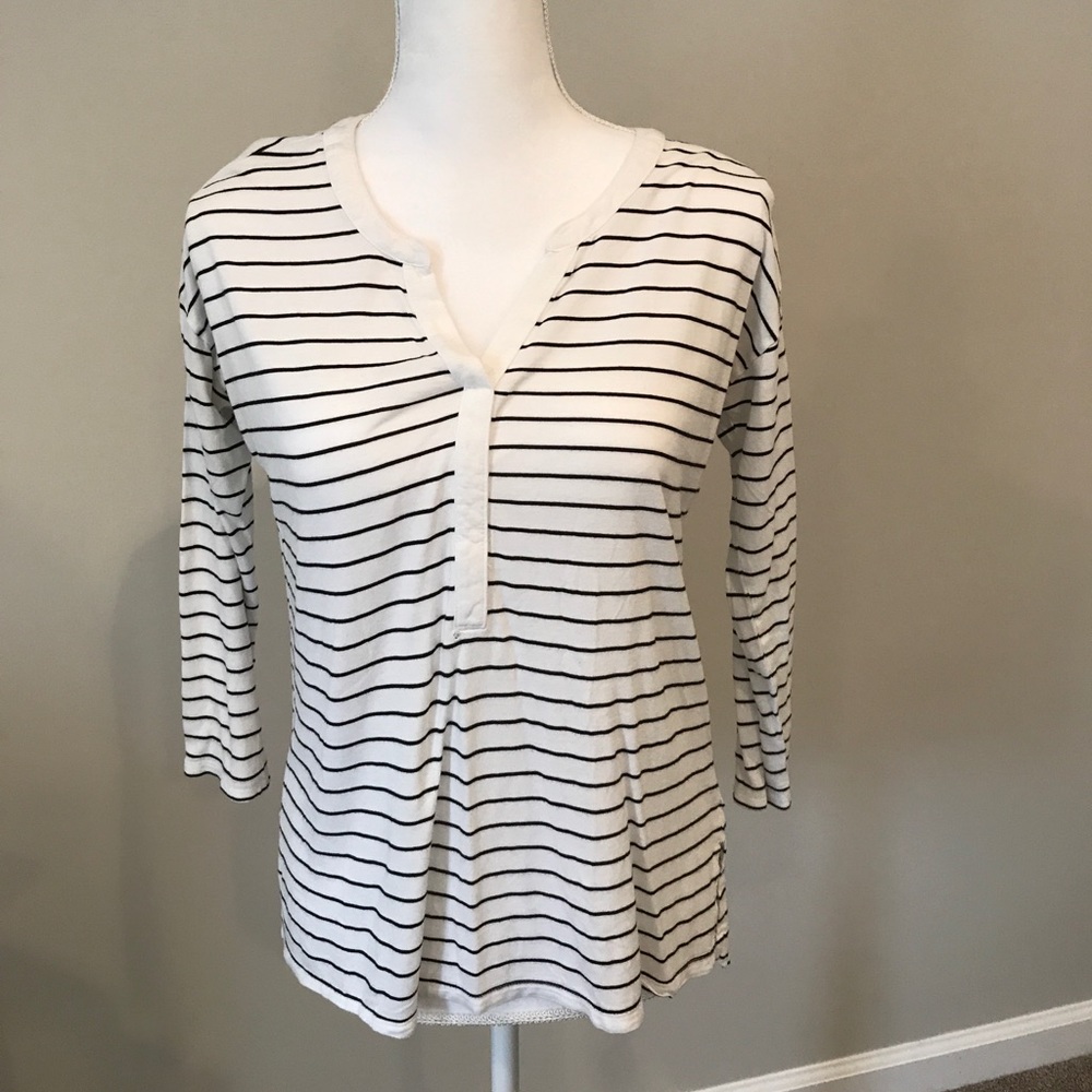 Old Navy white/black stripe 3/4 sleeve. S