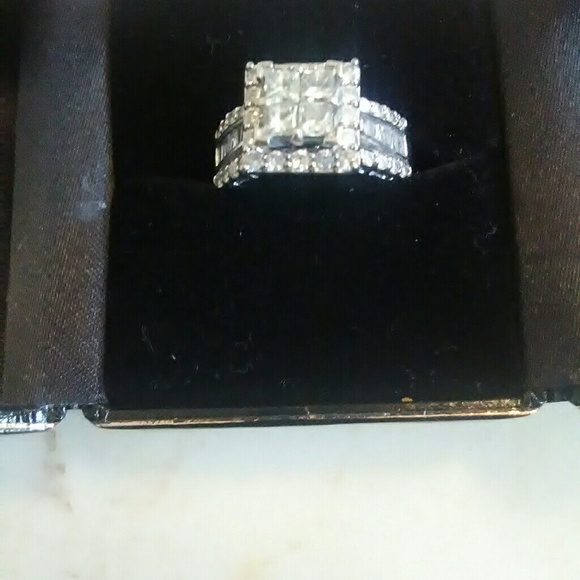 Engagement Ring - Picture 4 of 8