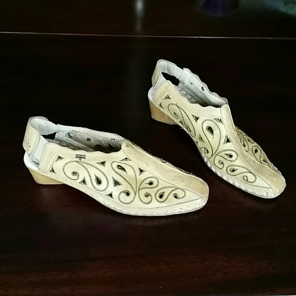 PIKOLINOS Shoes - REDUCED* Pikolinos Leather Mules / Sandals in Tan