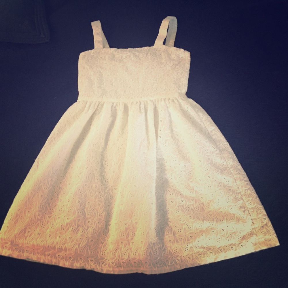Girls white eyelet dress sz medium /8