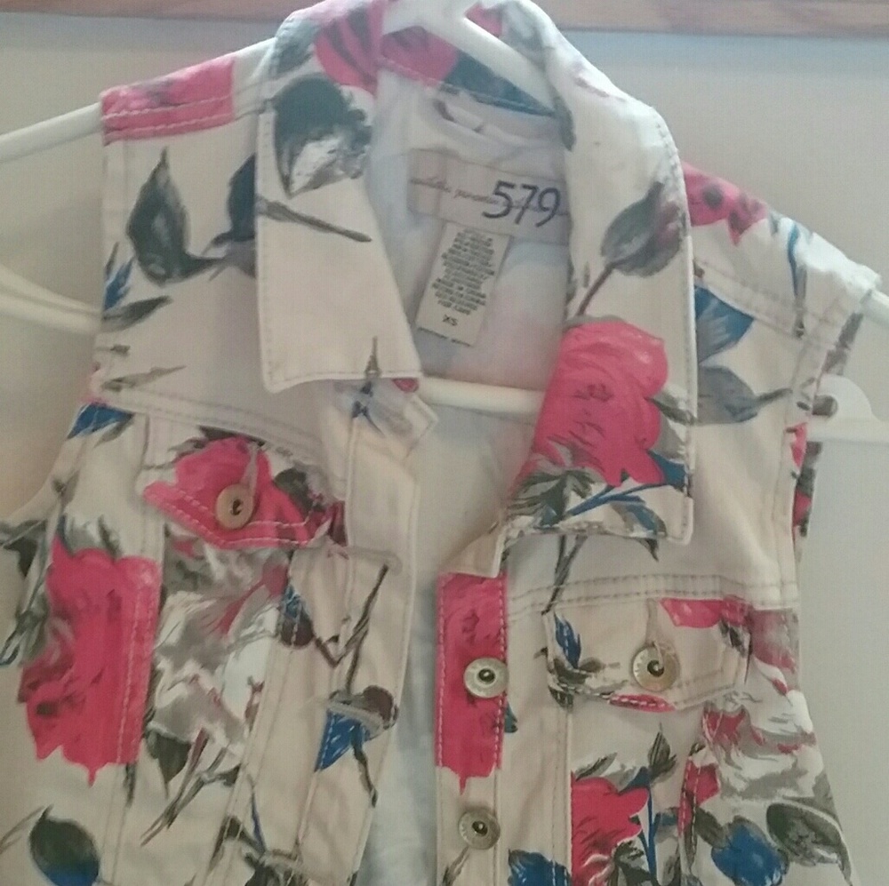 Printed vest
