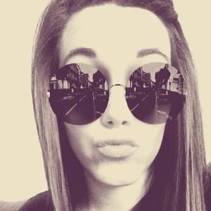 Meet your Posher, Alyssa