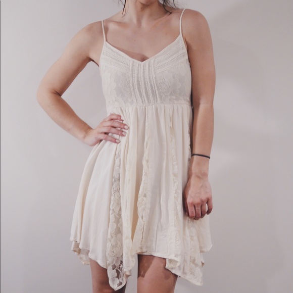 American Eagle Outfitters Dresses & Skirts - American Eagle Outfitters Floral Lace Dress