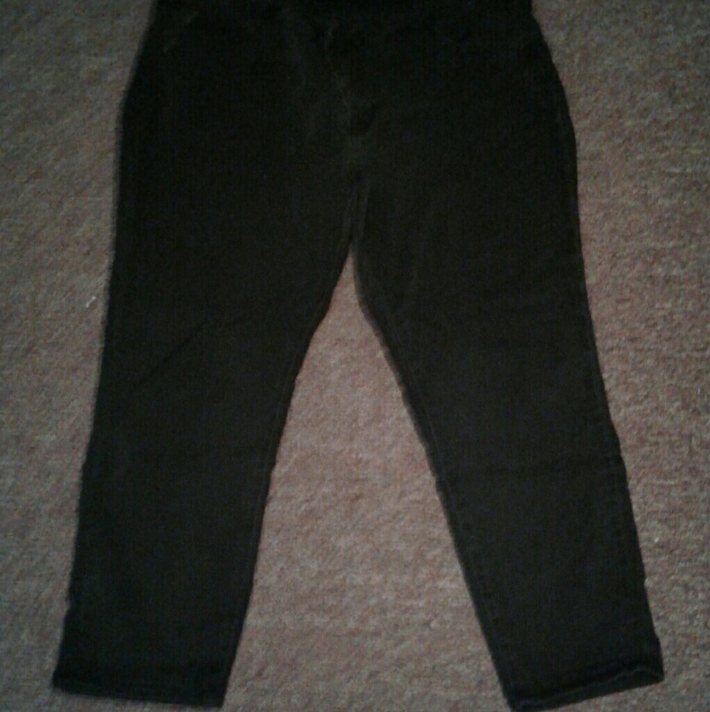 Celebrity pink skinny jeans/jeggings