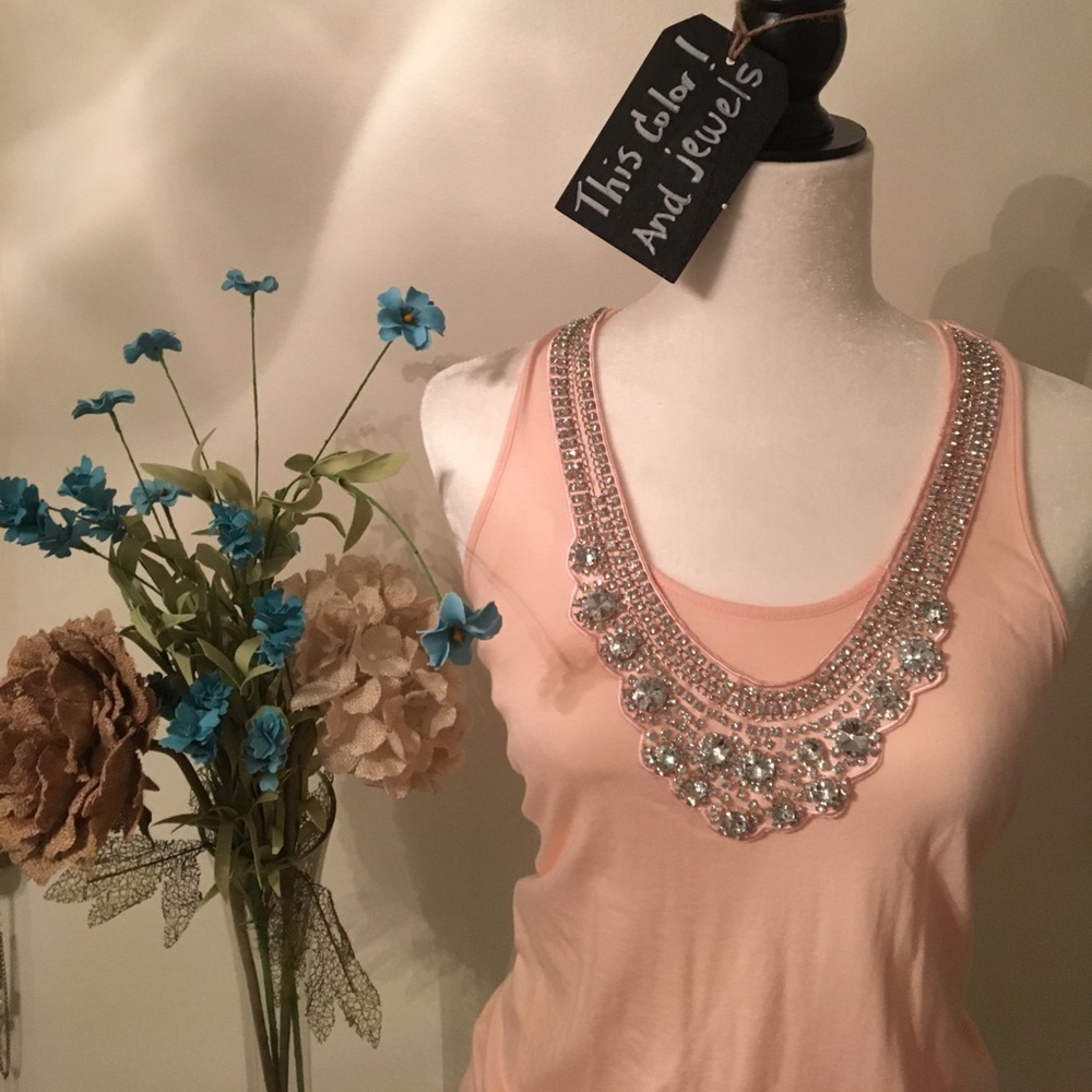 ☀️SOLD - NWOT. Peach colored jeweled top.