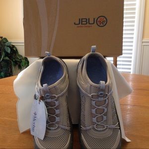 Jambu Design Water Ready Shoes.  Size 8M