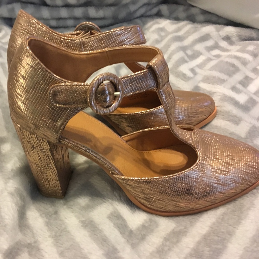 Nyla bronze Retro heels Size 8 NIB