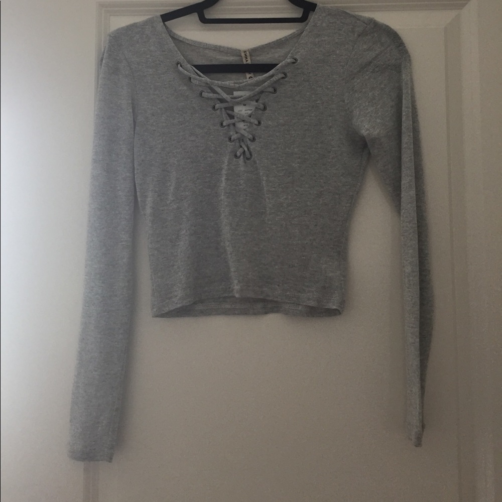 LF gray/silver crop top
