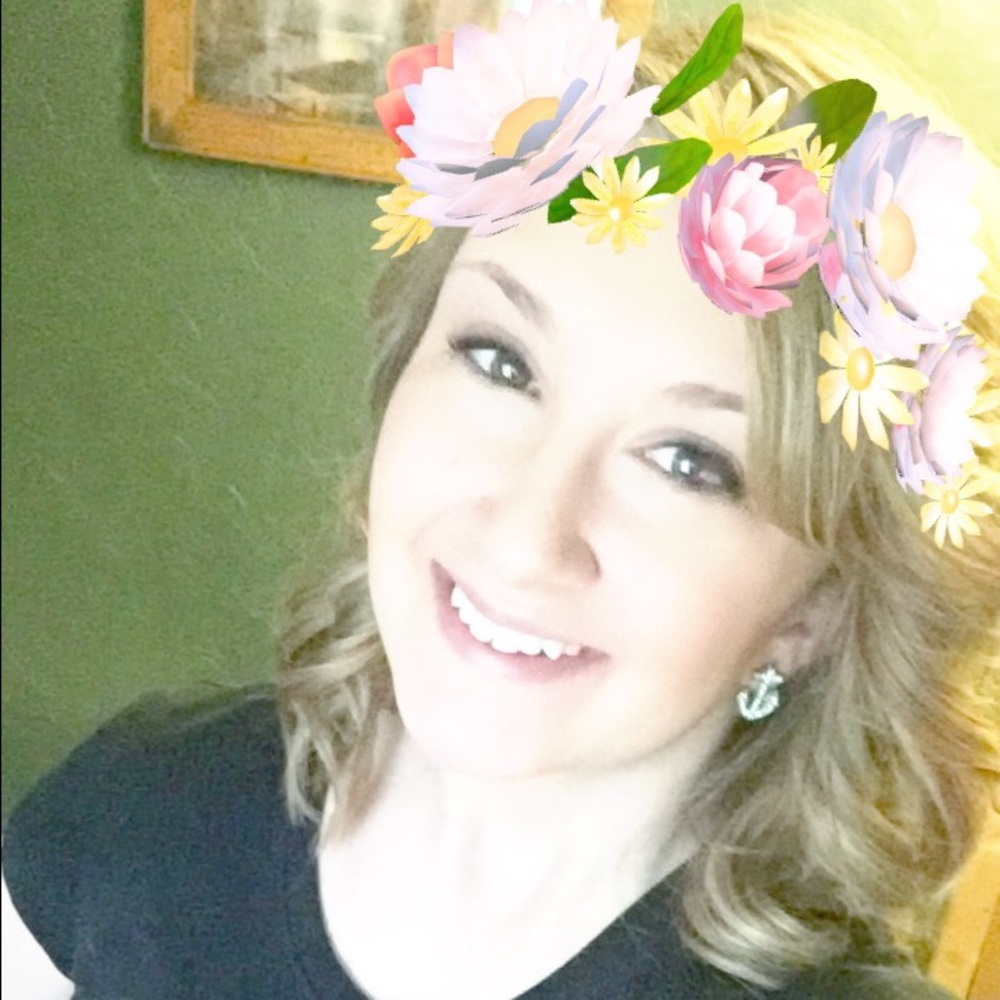 Meet your Posher, Emilee