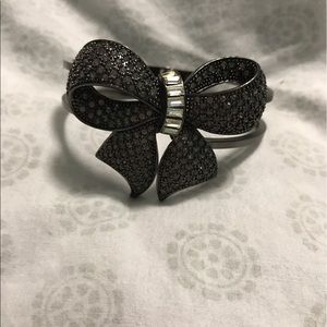 Bow bracelet