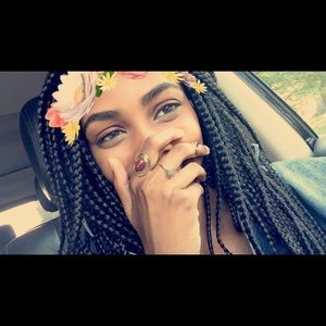 Meet your Posher, Amira