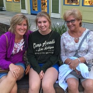 Meet your Posher, Alaina