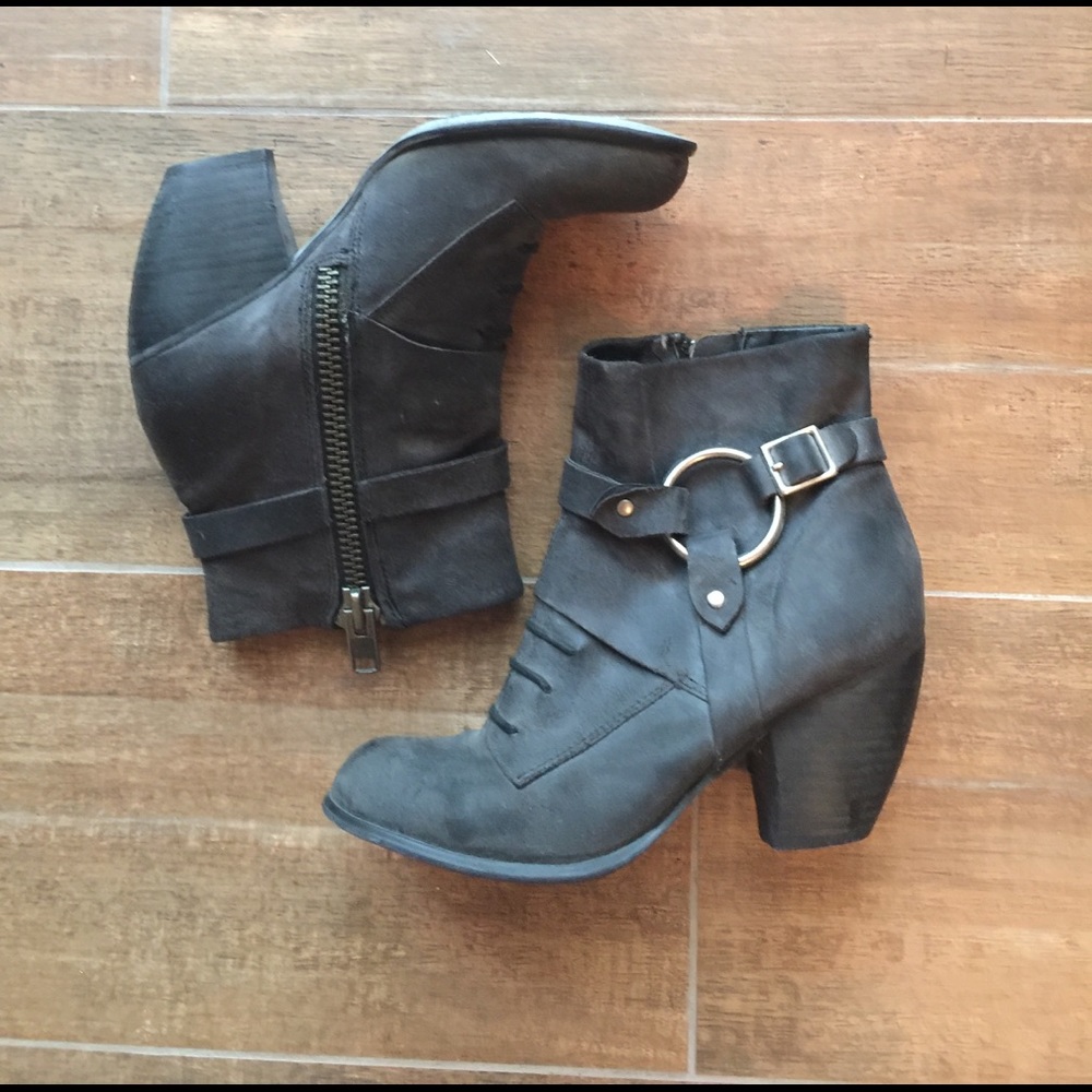Black leather Fergie booties