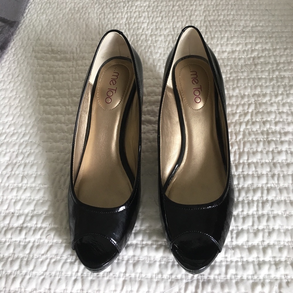 NWOT black patent leather peep toe platform heel