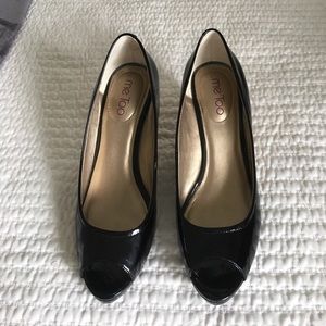 NWOT black patent leather peep toe platform heel