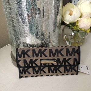 Michael Kors wallet