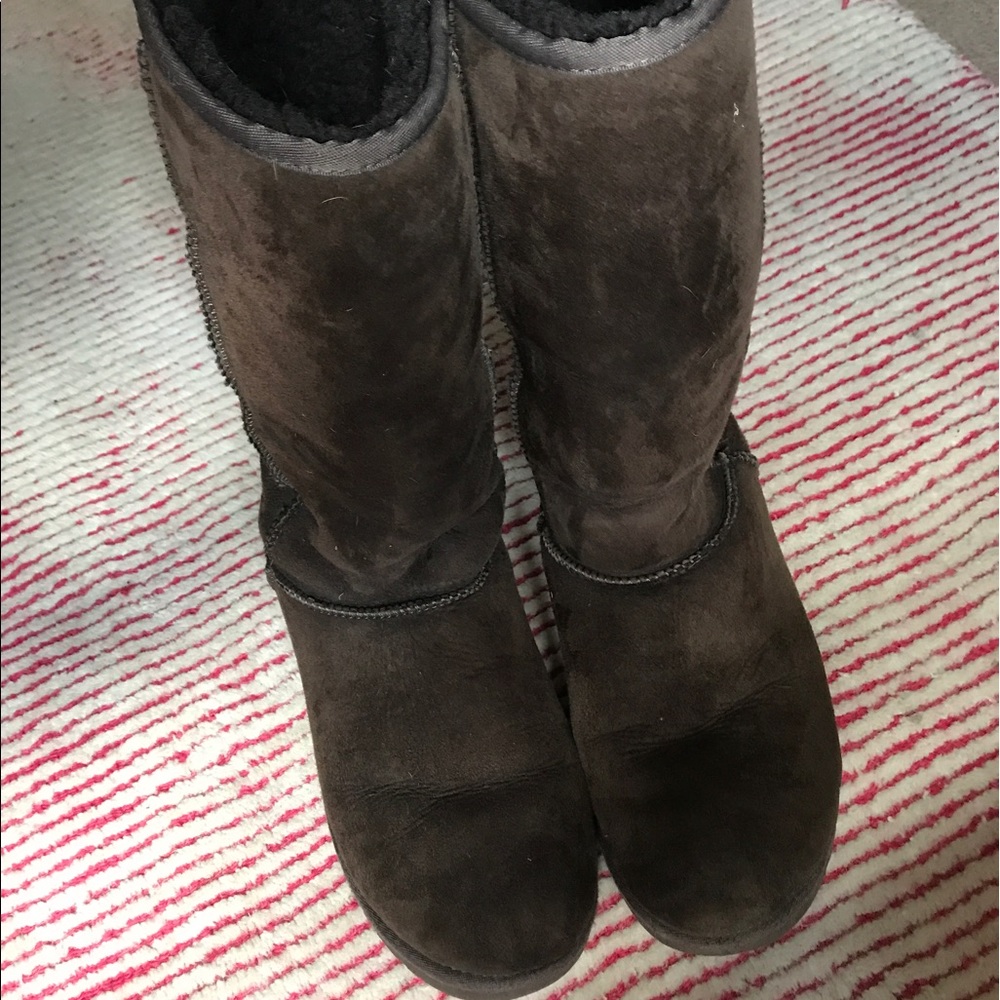 AUTHENTIC tall dark brown uggs