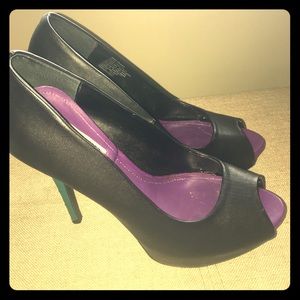 Get retro Jennifer Lopez Peep Toes