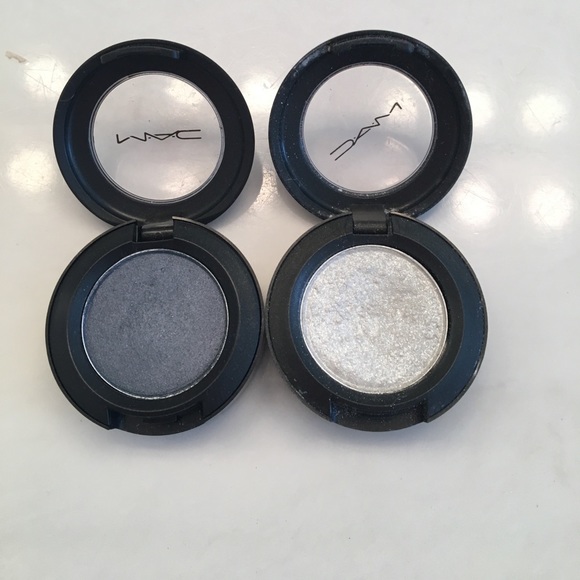 2 MAC Eyeshadows - Picture 1 of 5