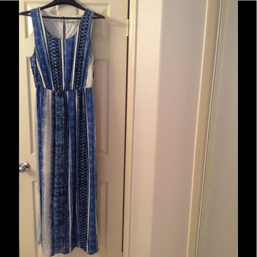 🎉SALE🎉 “NWOT" Multi Colored Maxi Dress