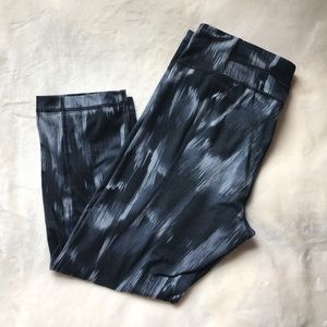 UNDER ARMOUR Capri Leggings