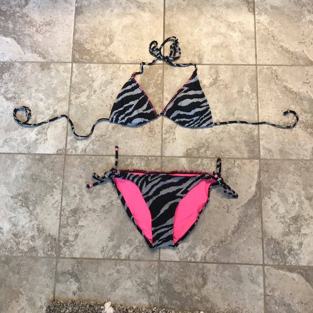 Zebra bikini with hot pink detail