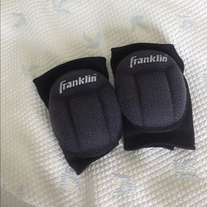 Volleyball knee pads