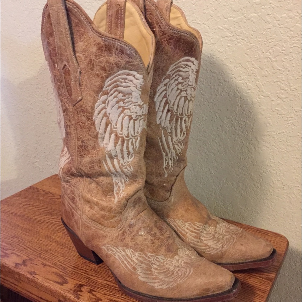 Corral boots