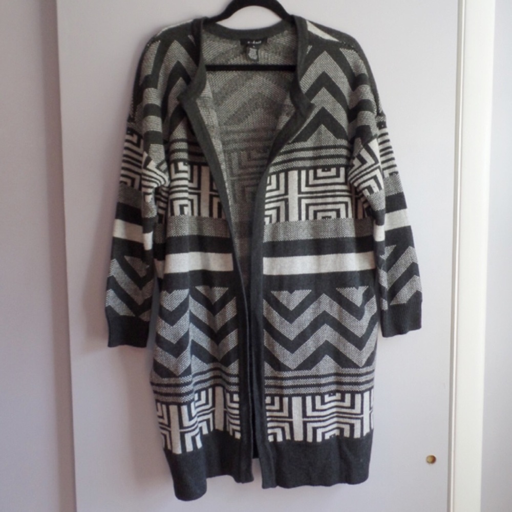 Long Geometric Cardigan With Pockets