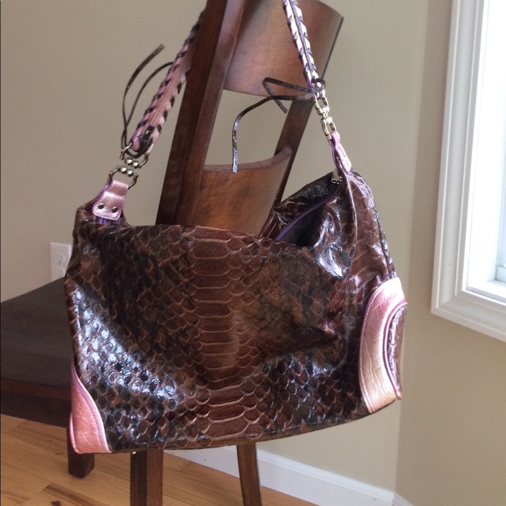 Brown purse w/purple accents