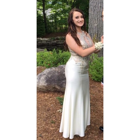 Elegant Prom Dress - Picture 2 of 3