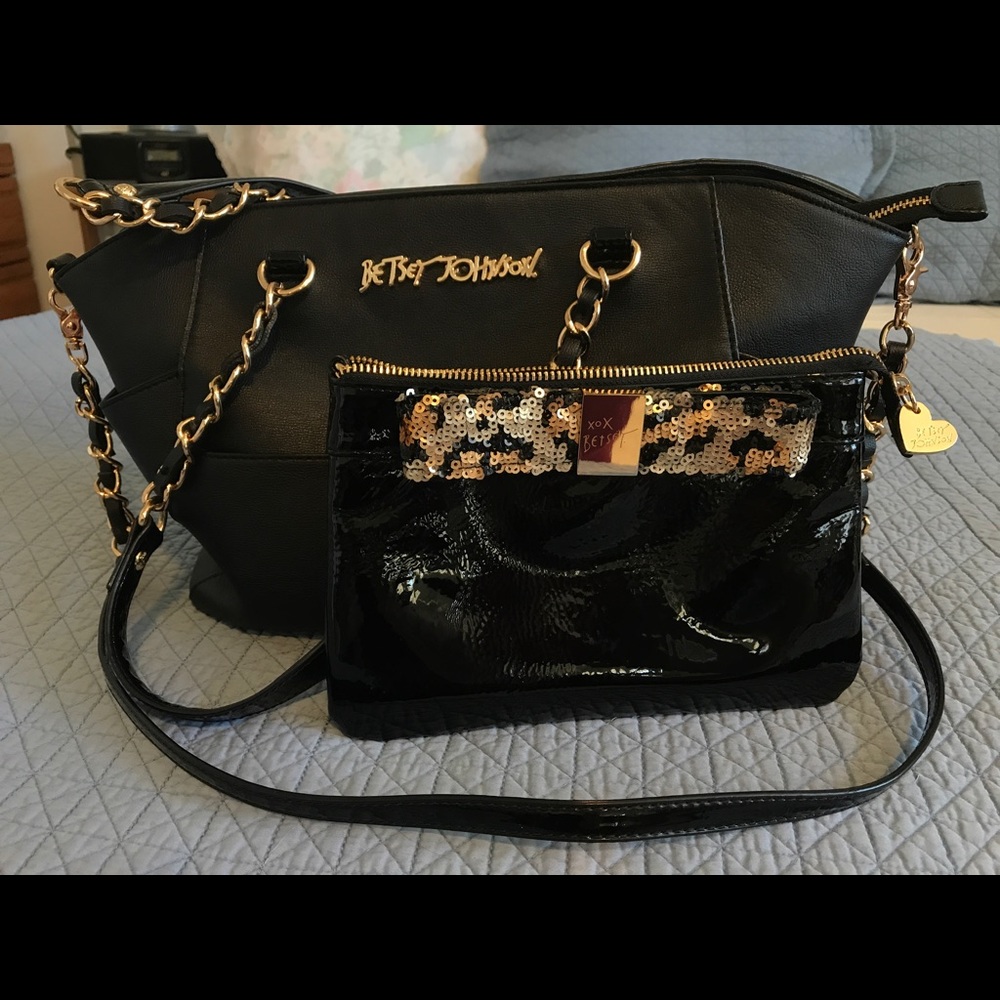 Betsey Johnson 2 Bags-in-1 (Zip Satchel&Clutch)