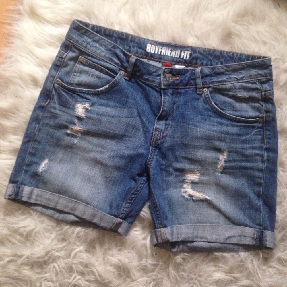 H&M boyfriend fit jean shorts