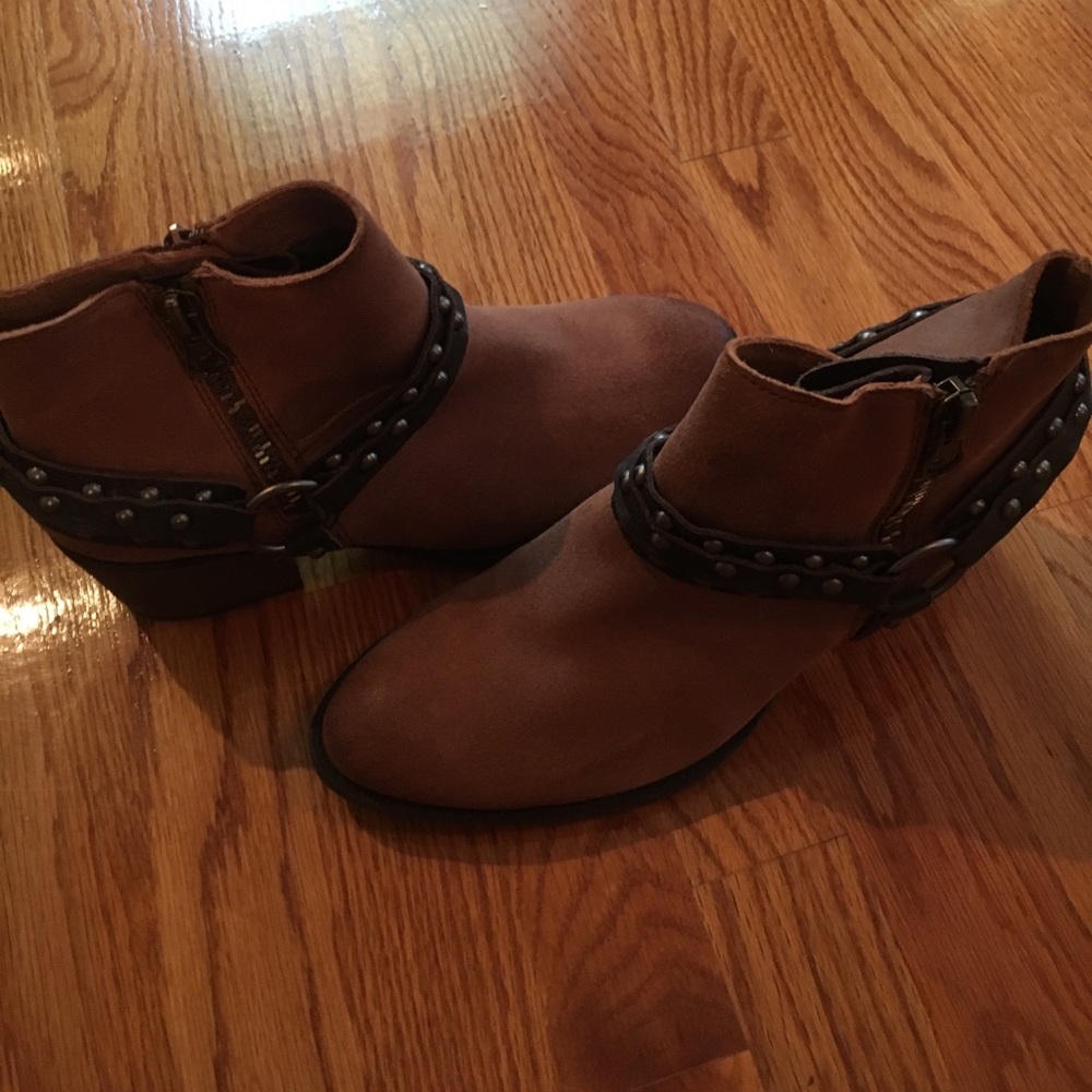 Short booties