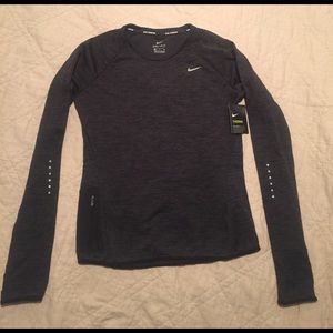 ⛔️ SOLD ⛔️ Nike Therma Long Sleeve. NWT