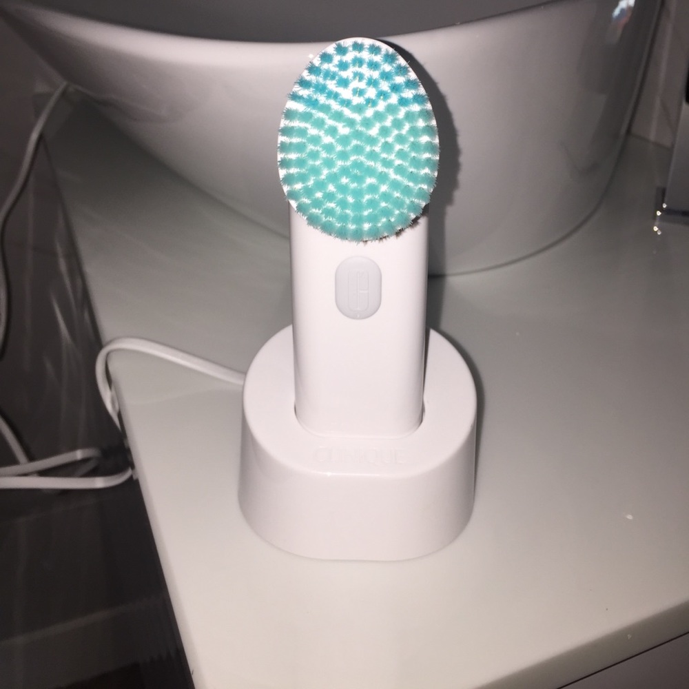 Clinique brush