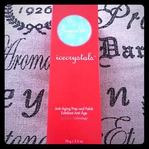 Ice crystals Anti-Aging Prep and Polish from FFF ❤